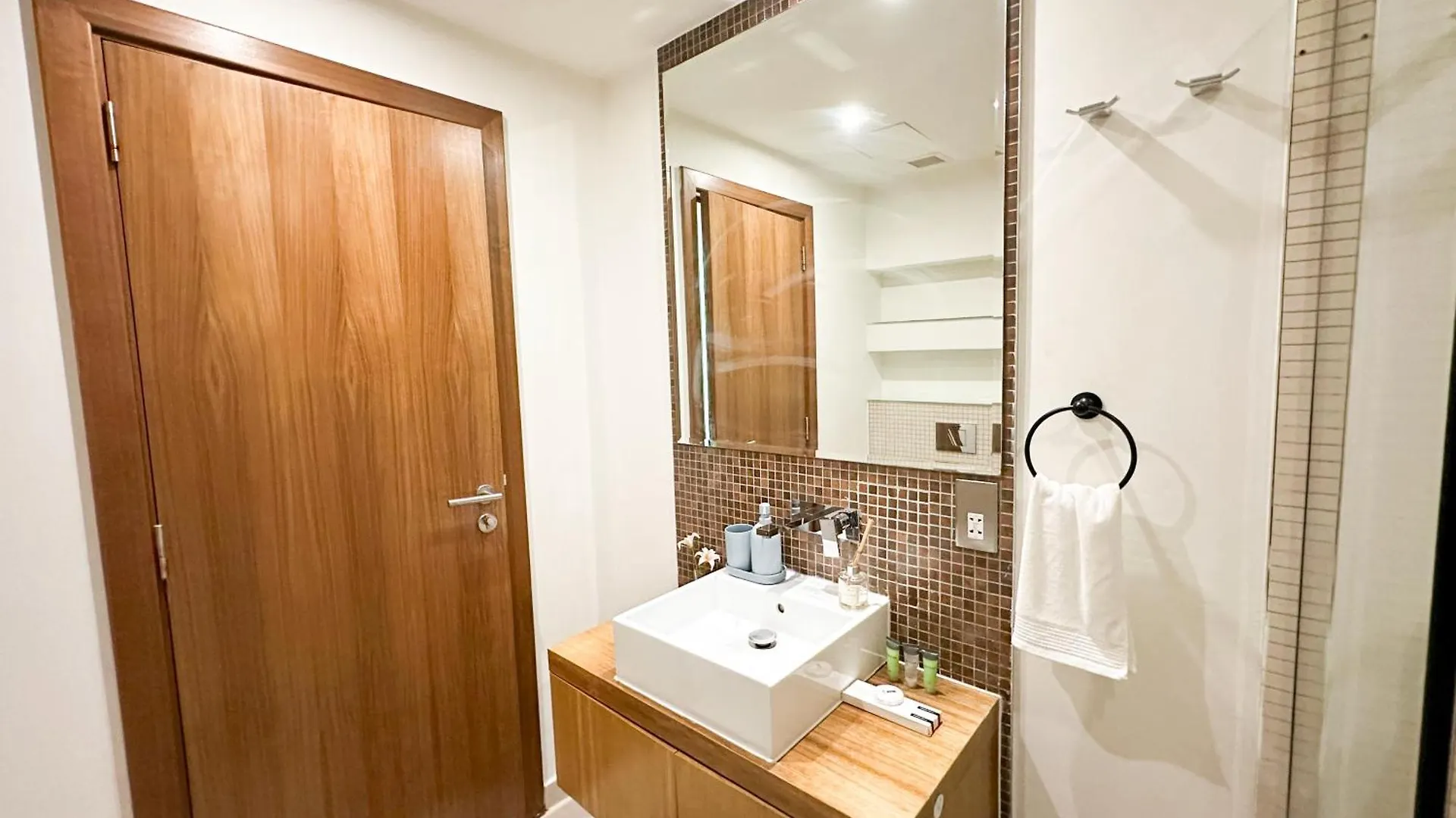 Lägenhet Stunning 2Br Luxuryliving In Primearea Alnaseem203 Abu Dhabi Förenade Arabemiraten